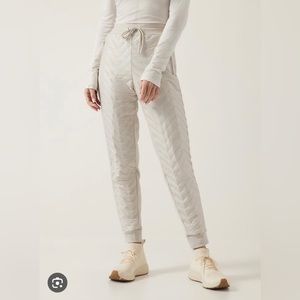 NEW - Athleta Apres Ski Down Jogger